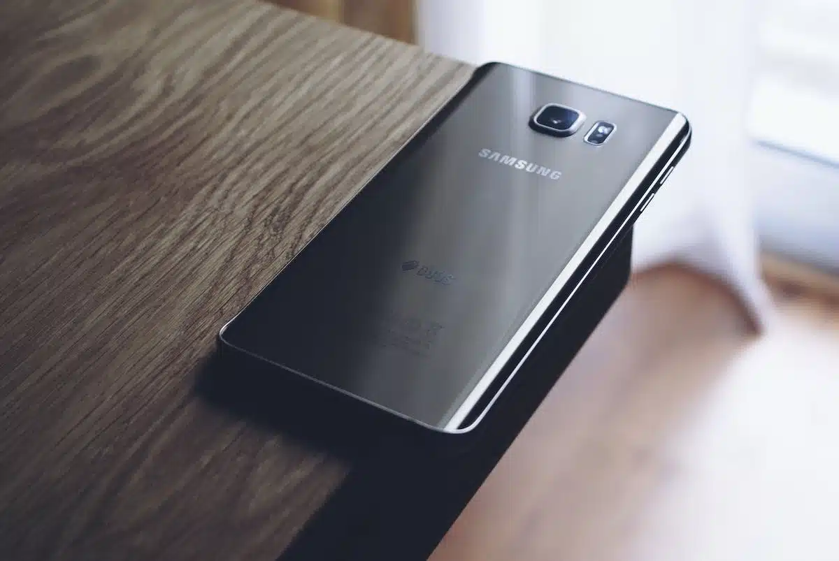 Guide complet pour ouvrir un smartphone Samsung